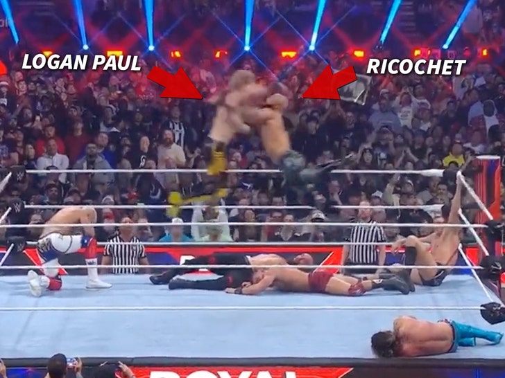 Logan Paul face o cascadorie nebună în debutul Royal Rumble, Cody Rhodes câștigă