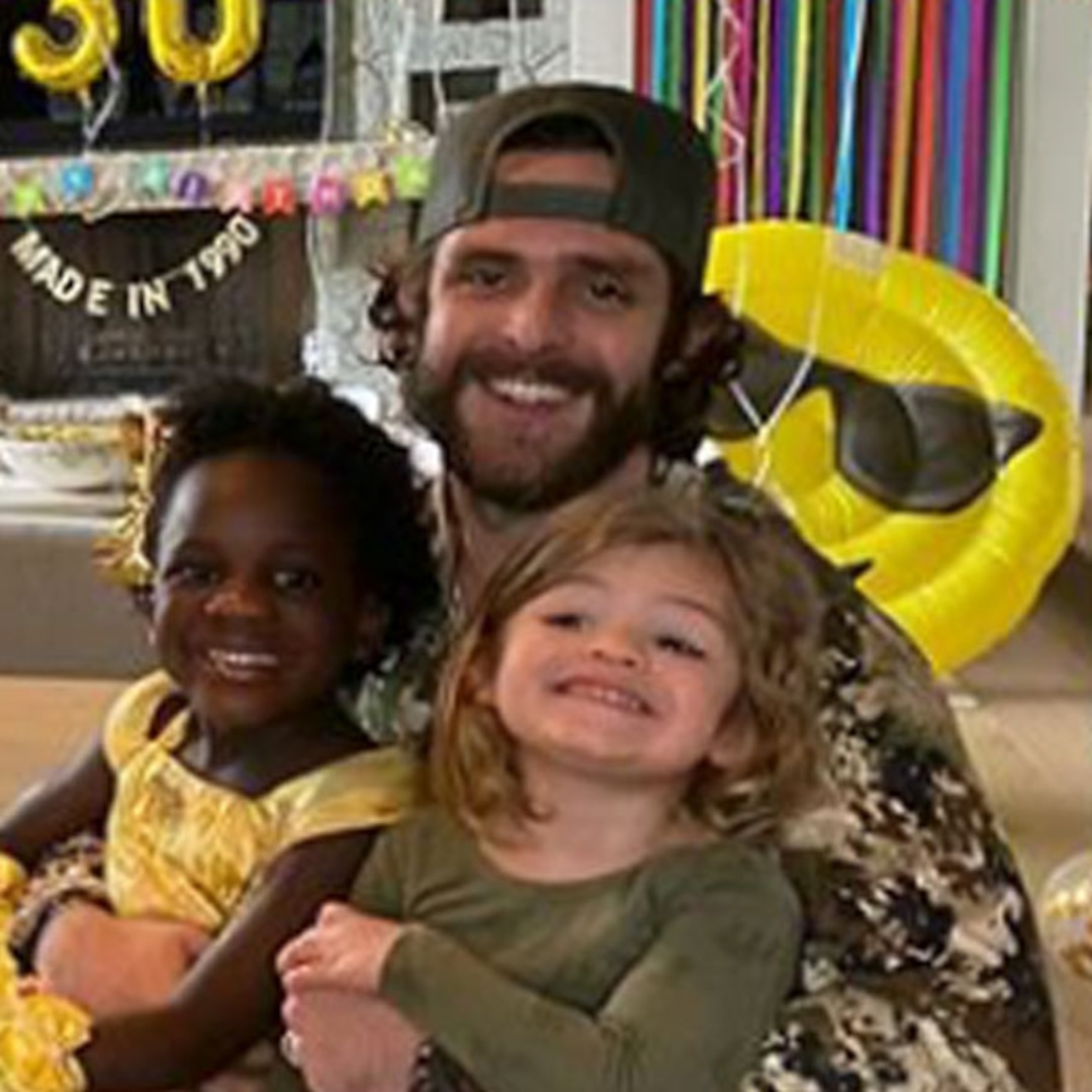 Vezi cele mai drăguțe momente de familie ale lui Thomas Rhett, care sunt „de neuitat”