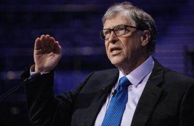 Bill Gates avertizează că inteligența artificială ar putea elimina majoritatea locurilor de muncă
