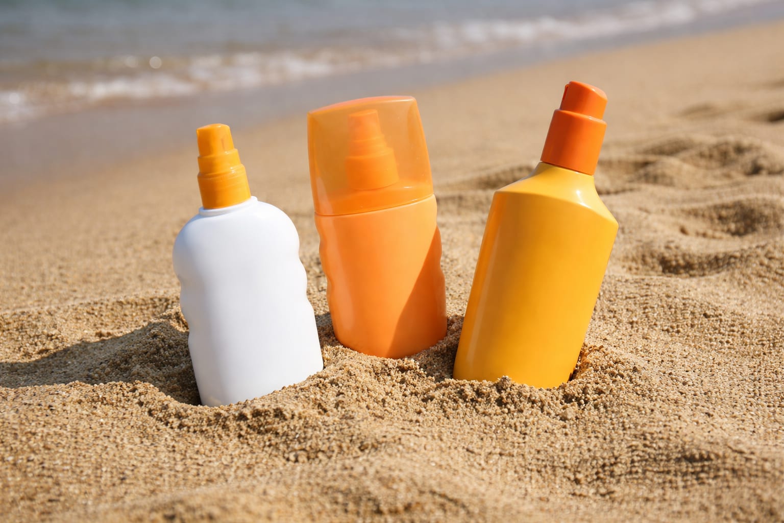 Protecția solară corectă este mai mult decât o cremă. Ce recomandă medicul dermatolog