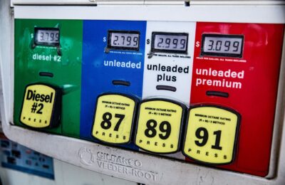 Petrolul mai scump apasă piețele, iar randamentul titlurilor americane pe 10 ani urcă la 5,23%