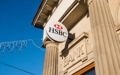 HSBC UK pregătește 1.000 de posturi pentru debutanți, în timp ce grupul reduce rolurile de conducere