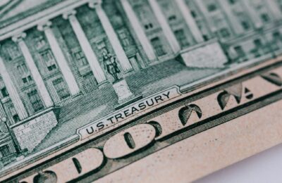 Randamentul titlurilor de stat americane pe zece ani trece de 5,2%, iar costurile de finanțare rămân sub presiune